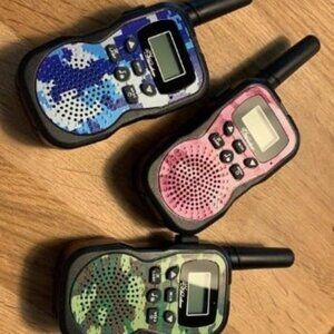 Kids Walkie Talkies, 3 Pack 22 Channels 2 Way Radio Toy with Flashlight & screen